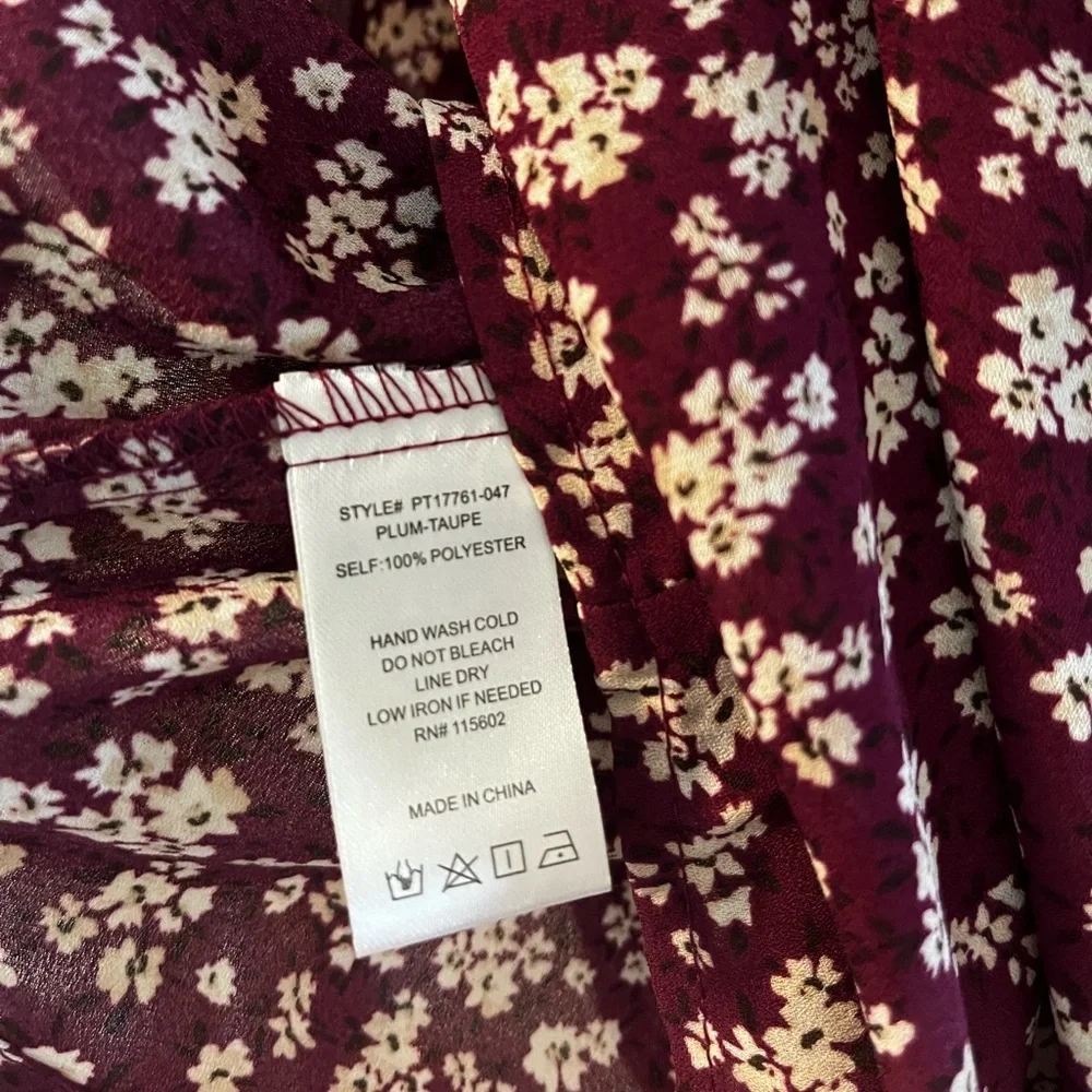 Lush Floral Puff Sleeve Blouse - Picture 7 of 7